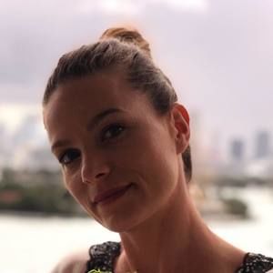 Meet your Posher, Mariana daniela